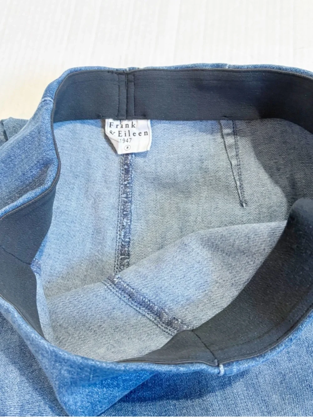 Frank and Eileen Westport Illusion Wide-Leg Pull-On Jean Size 8 Soft Denim - Picture 12 of 16